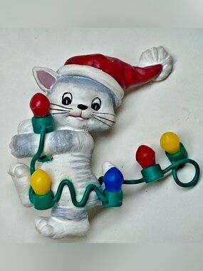 VTG Avon Christmas Pin/Brooch